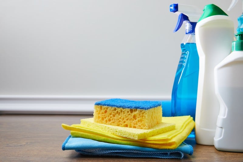 Creating an Efficient Weekly Cleaning Schedule
